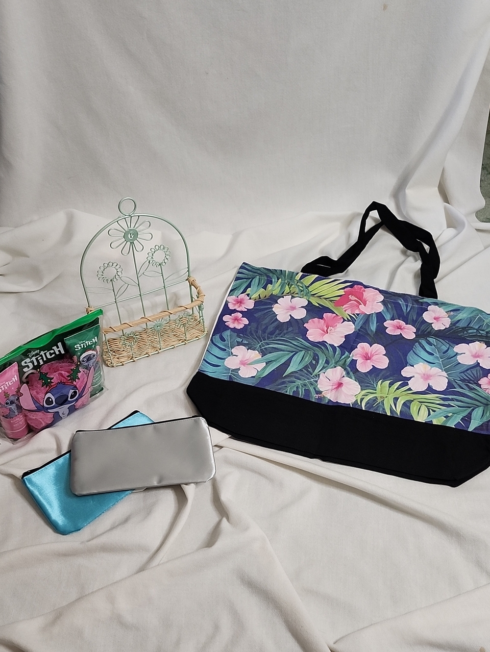 Floral Tropical Canvas Tote Bag with Disney "Stitch" Bath Set